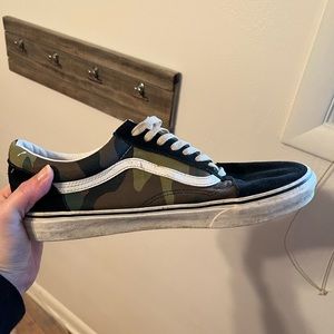 Vans mens 11.5 camo skate sneaker
